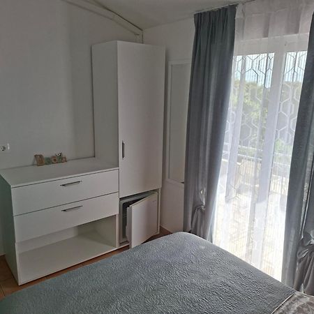 Apartment & Rooms Roza Peroj Eksteriør bilde
